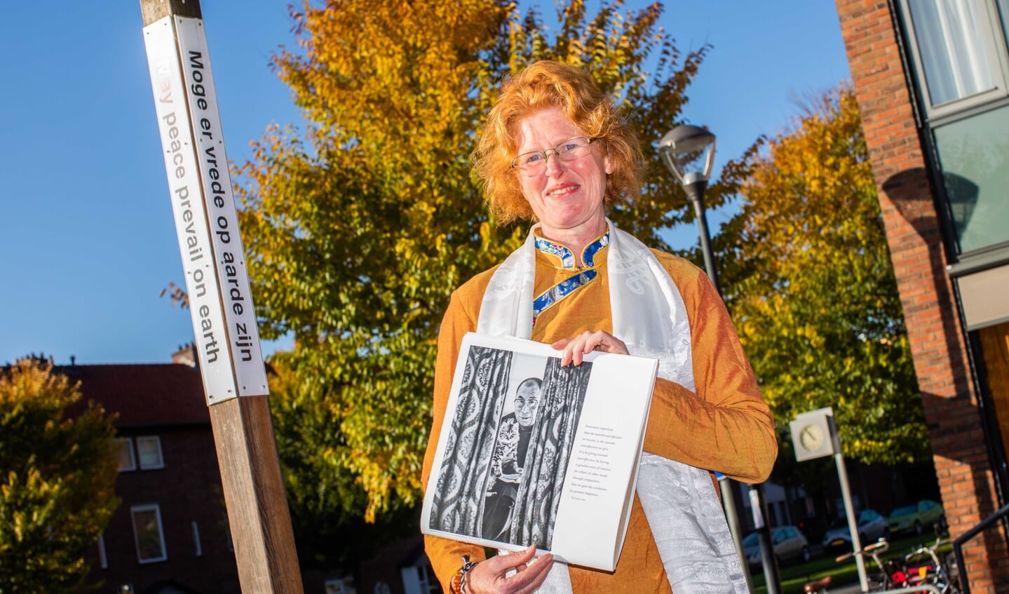 Tukkie Tuk vorig jaar nadat ze de Dalia Lama had ontmoet. © Foto Miché / Bastiaan Miché