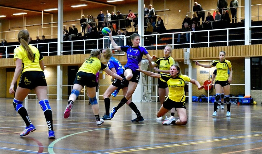 SV Zeeburg rekende af met Meervogels: 30-25.