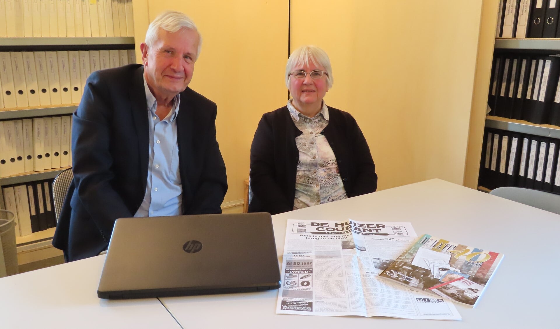 Ewoud Doyer en Wendy van Noppen van de Historische Kring Huizen hebben sinds hun kindertijd al iets met geschiedenis.