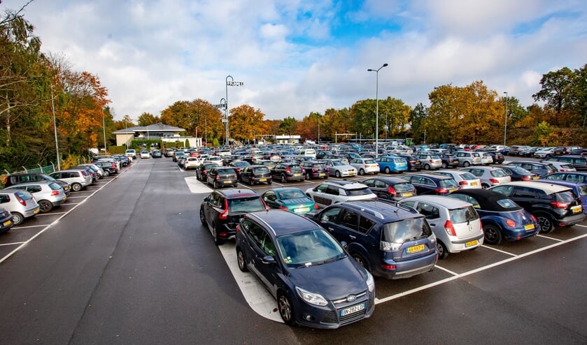 Een bekend beeld bij Bussum-Zuid.