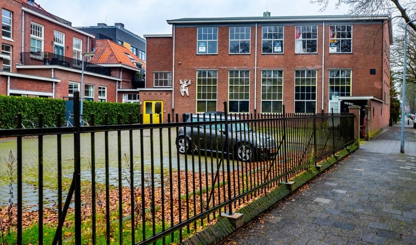 De Eemnesserweg 7a gaat nu in de reguliere verkoop, maar er moet creatieve bedrijvigheid in komen, benadrukt de wethouder.