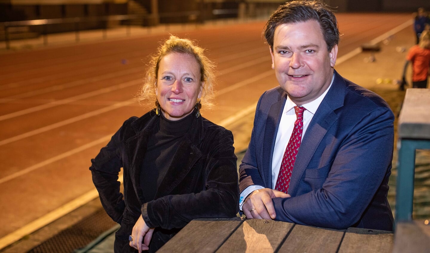 Lokaal Sportformateur Marieke Pol en wethouder Floris Voorink van Sport zien nu al mooie initiatieven ontstaan. 