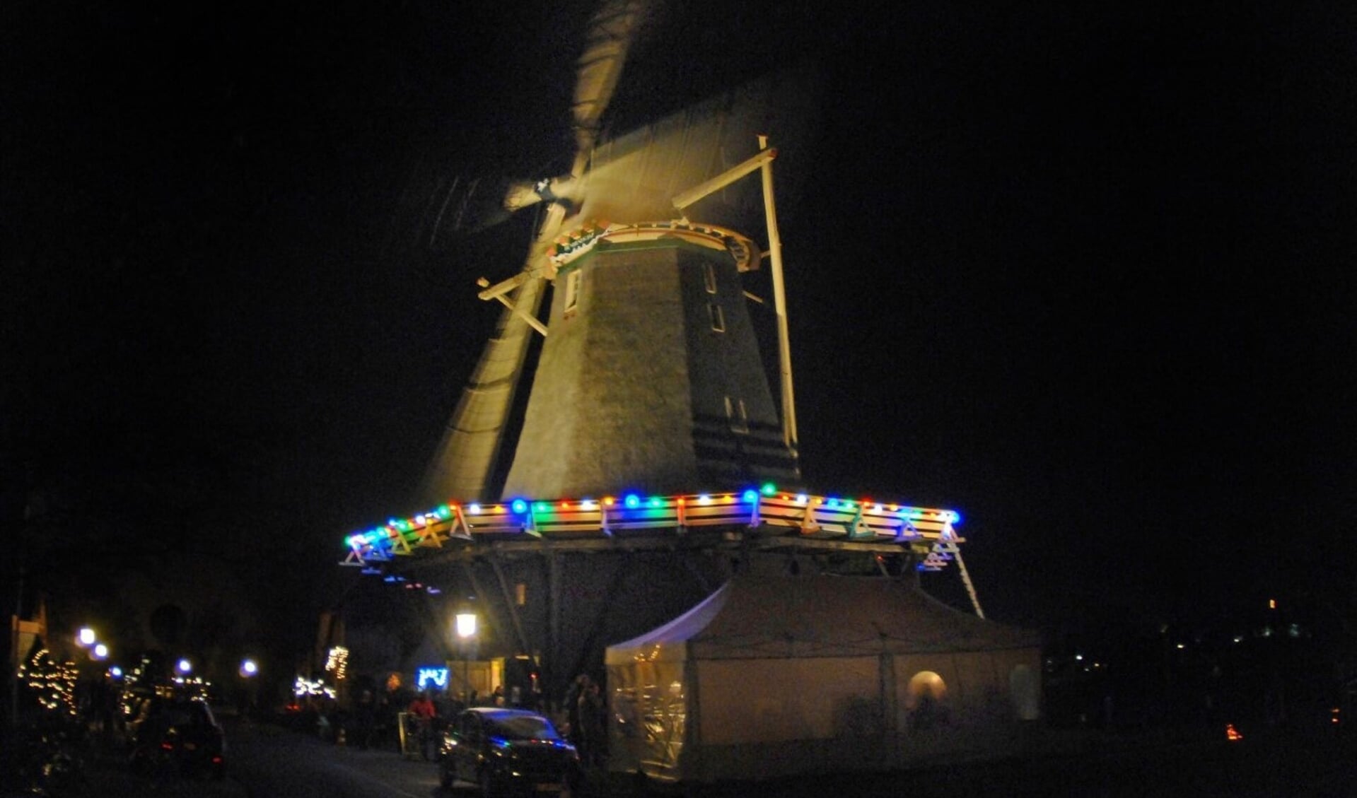 De korenmolen in kerstsfeer. 