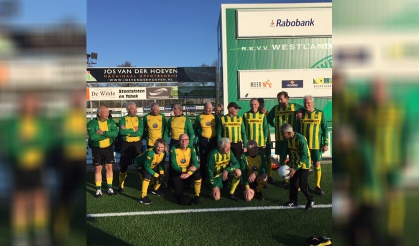 De Walking Footballers van s.v. Huizen.