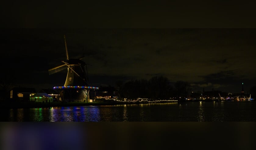 Molen De Vriendschap vanaf De Vuurlinie op de Vecht.
