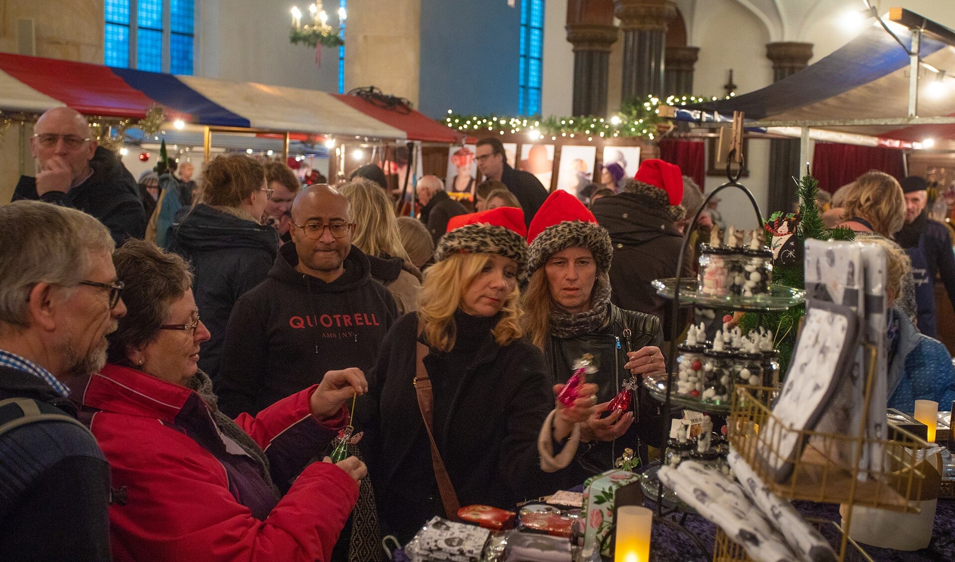 In 2019 organiseerde Stichting Burgerzin voor het eerst de kerstmarkt in de Grote Kerk.