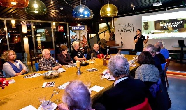 Het was gezellig in Grand Café Blauw.