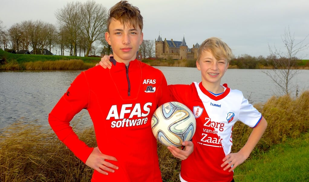 Floris speelt bij AZ zijn broertje Bommel bij FC Utrecht. 