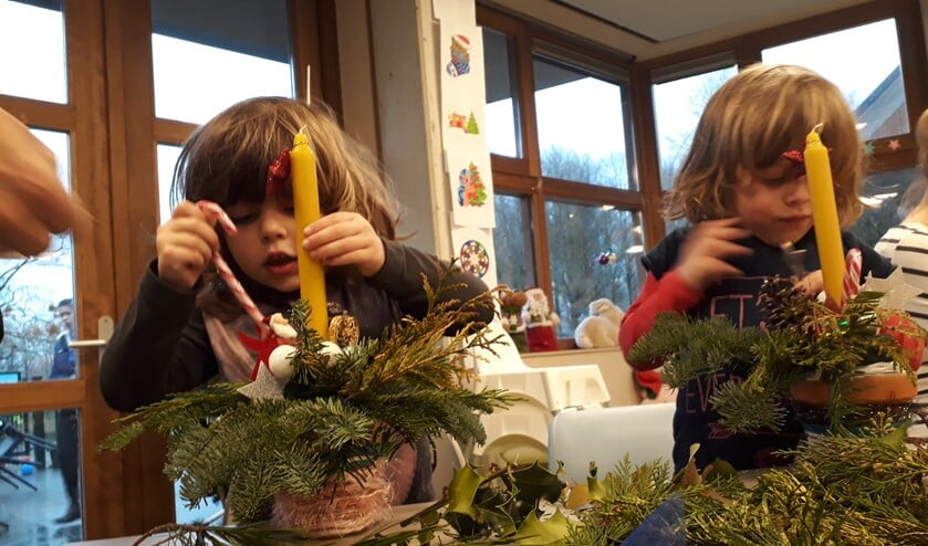 Er kunnen ook weer kerststukjes gemaakt worden.