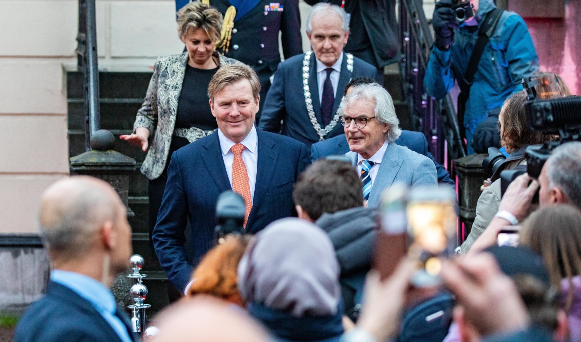 De koning - hier nog zonder baard - bezocht in 2019 ook de regio. Toen was hij in Hilversum te gast.