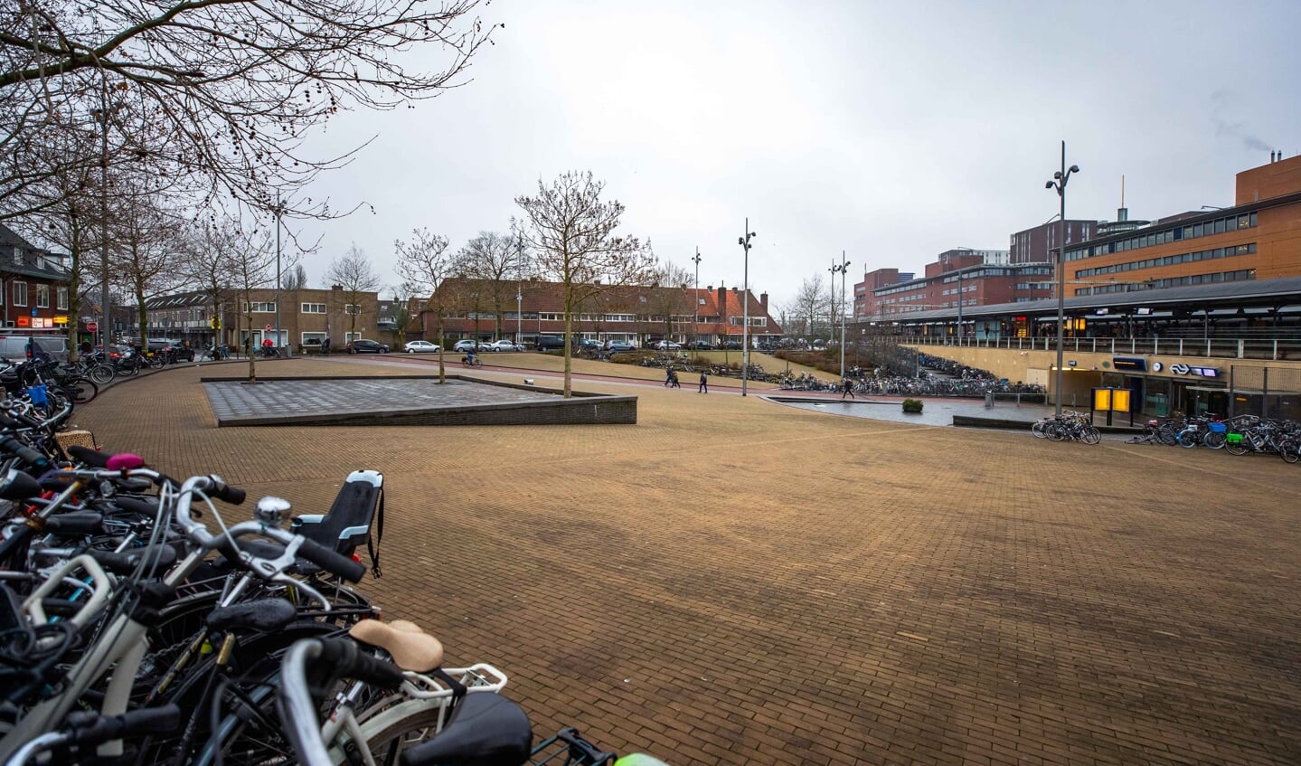 Meer verbinding tussen Oost en het centrum of een nog langere muur langs het spoor?