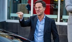 Kabinet komt met lichte versoepeling van coronamaatregelen - 'Prille begin van weg terug'