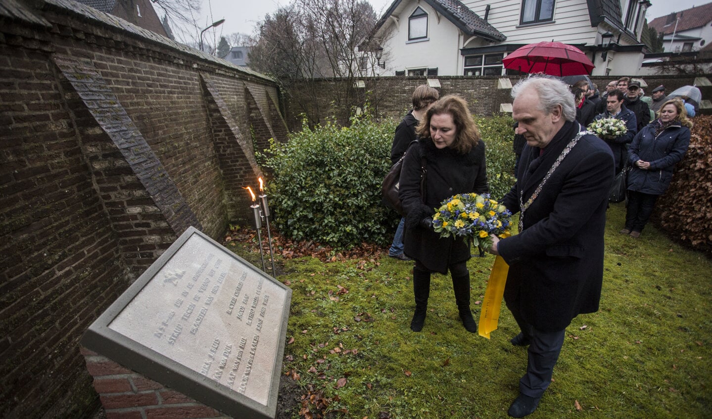 Dit jaar woont burgemeester Broertjes de herdenking bij in Oost.