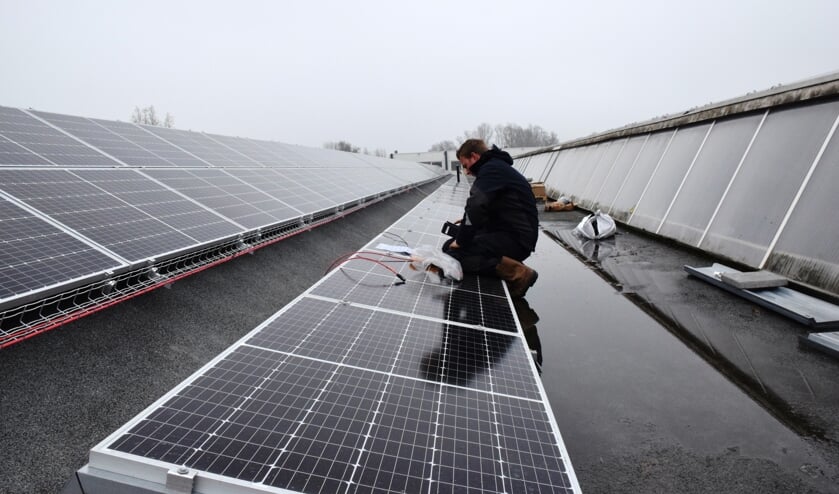 <p>Bij Gebrema zijn zonnepanelen geïnstalleerd.</p>