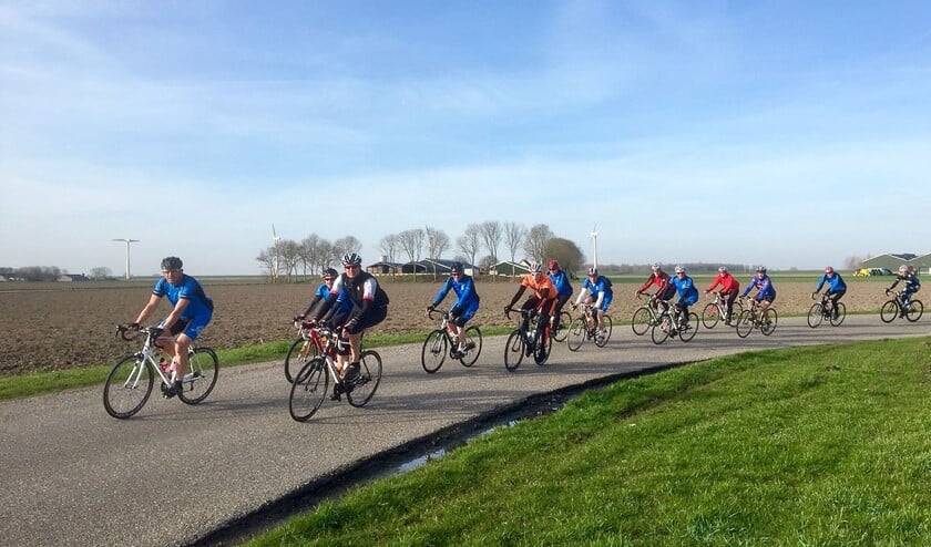 De eerste wielertocht staat weer op het programma.