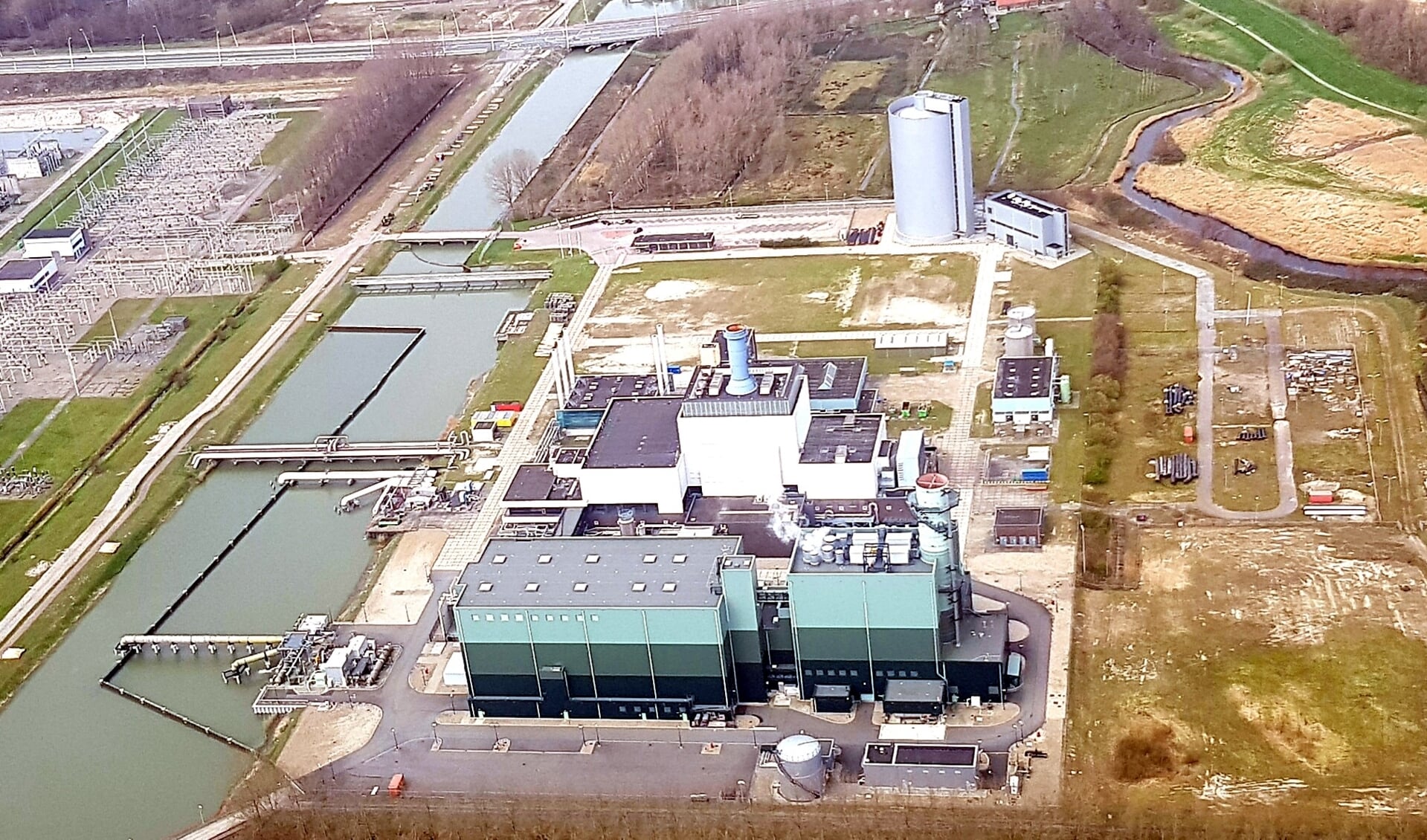 De biomassacentrale in Diemen, vlakbij winkelcentrum Maxis Muiden.