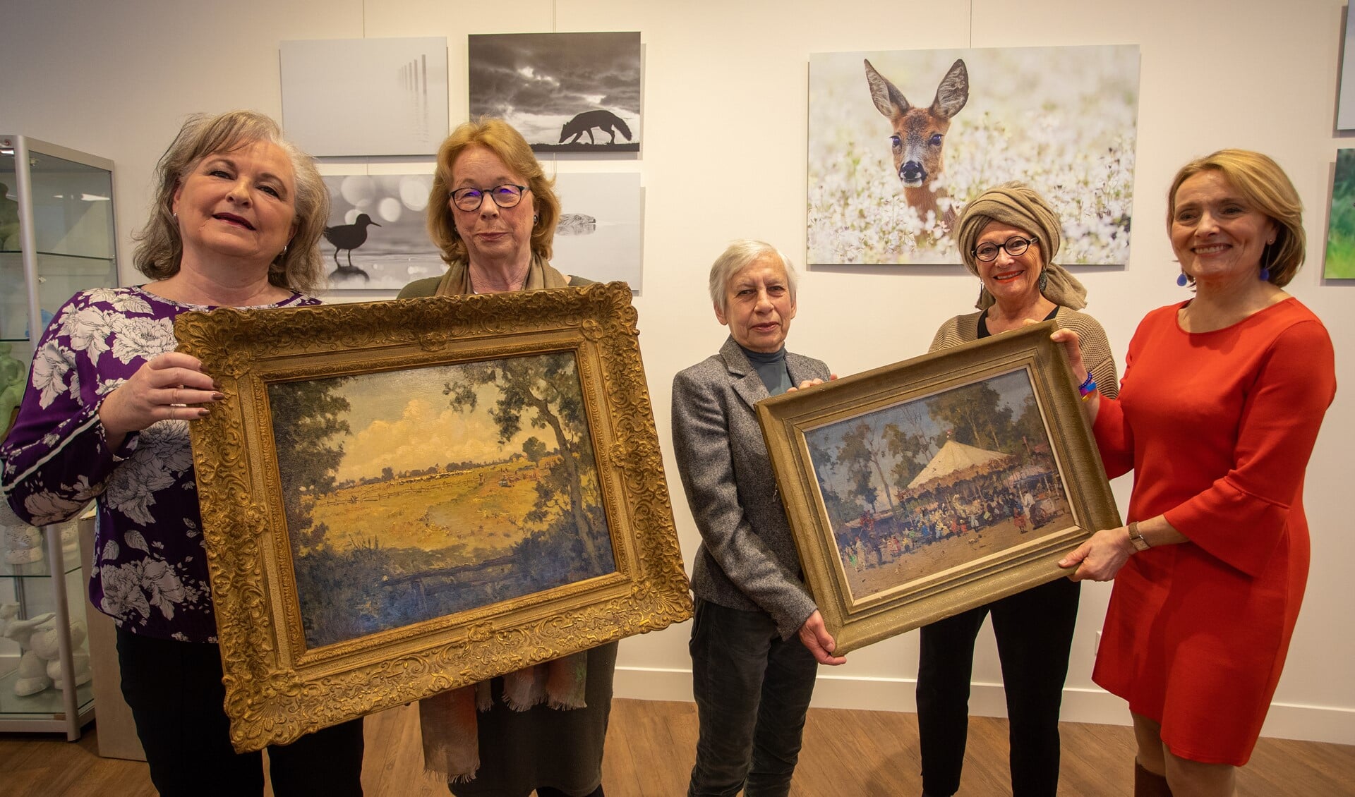 V.l.n.r.: Joan de Zwart, Carien Bölger, Emke Raasen, Antoinetty van den Brink en Karin van Hunnik.