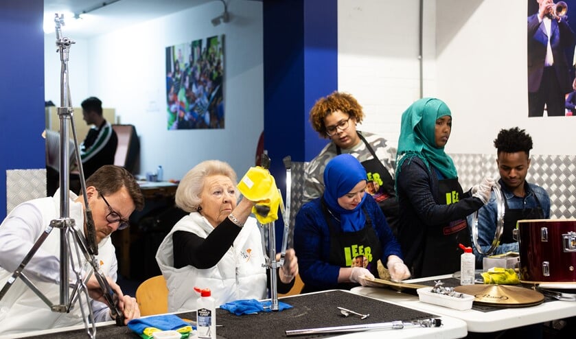 <p><strong></strong>Tijdens de laatste landelijke NLDoet in 2019 was prinses Beatrix aanwezig in Huizen.</p>
