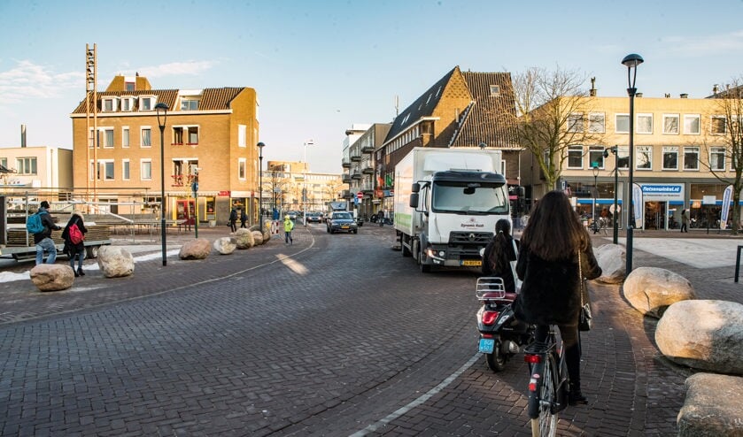 De oversteek kan ook op niet-marktdagen gevaarlijk zijn.