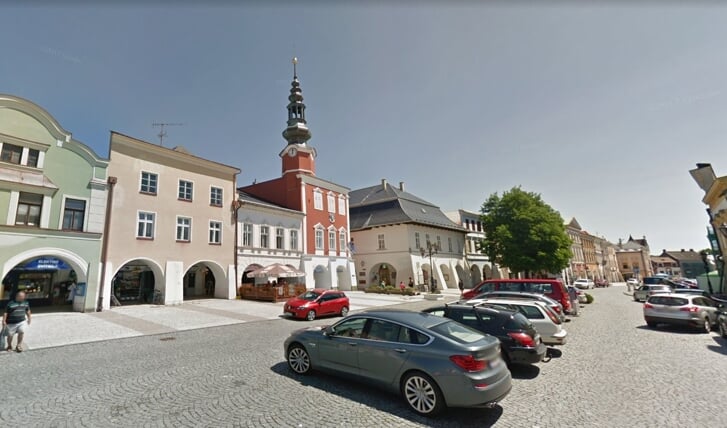 Het fraaie historische centrum van Svitavy (Google Streetview)