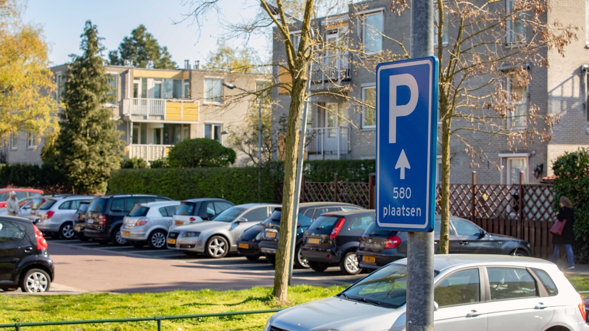 Hoge parkeerdruk en veel smalle parkeerplekken in de buurt rondom Tergooi.