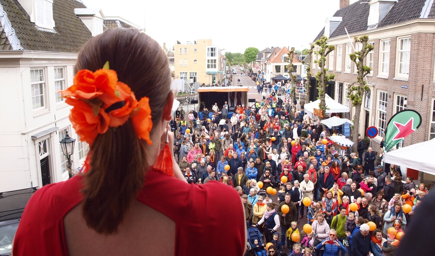 Samenkomen op het Grote Plein zit er dit jaar niet in.