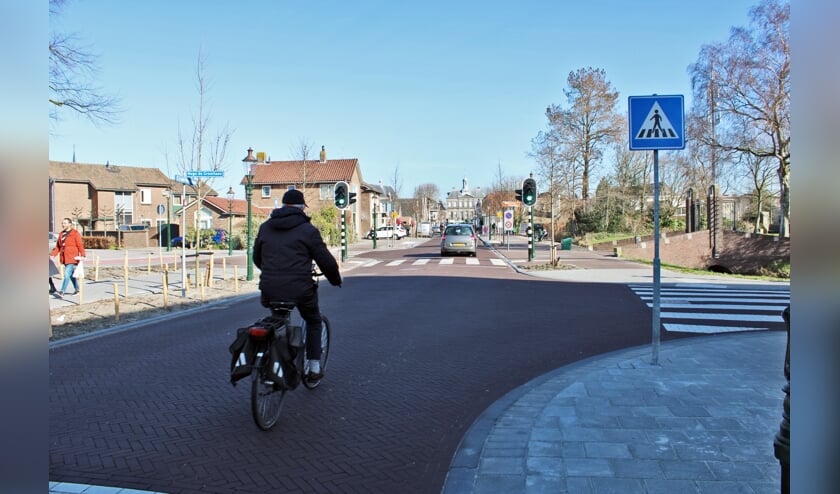 Via de 'As van Allure' moet je langzaam rijdend de binnenstad in