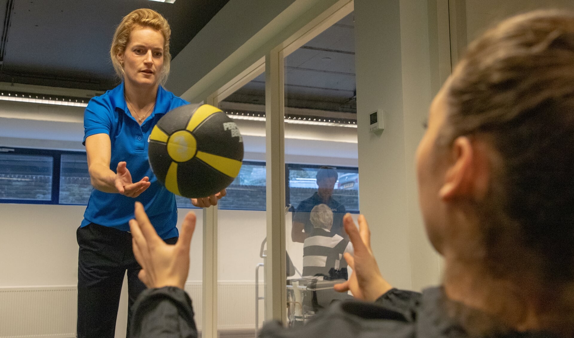 Carlien Dirkse van den Heuvel werkt graag samen met de patiënt aan de fysieke klacht.