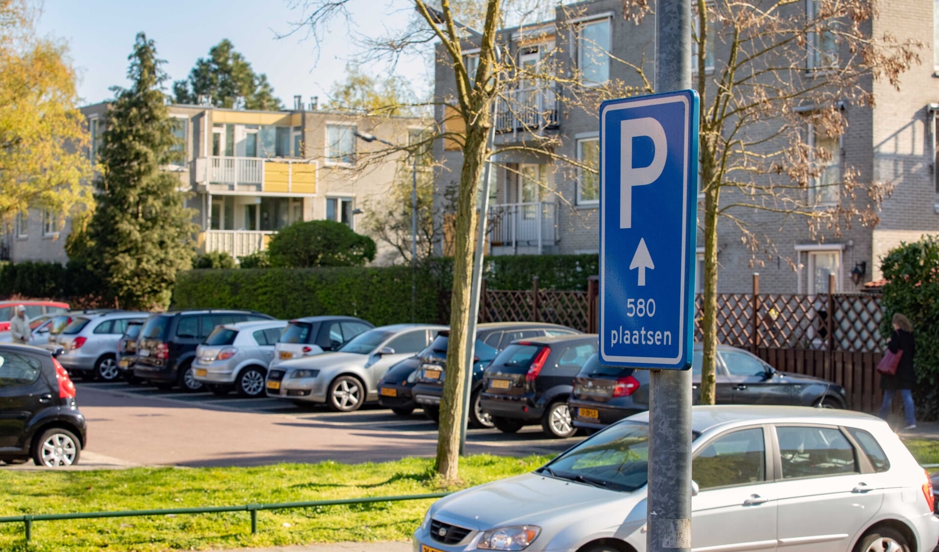 Hoge parkeerdruk en veel smalle parkeerplekken in de buurt rondom Tergooi.