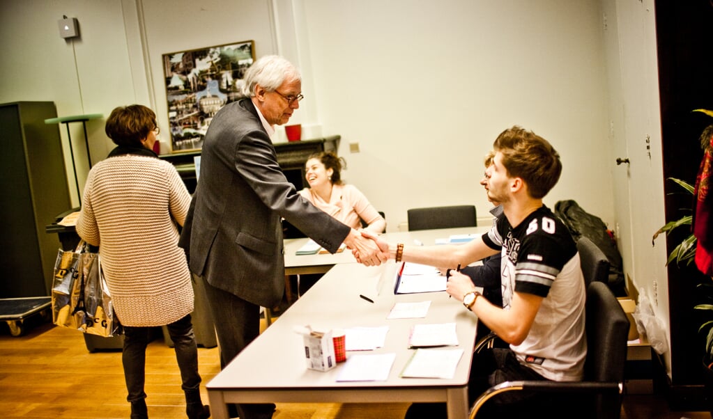 Bas Jan van Bochove in het stembureau tijdens de provinciale verkiezingen in 2015.