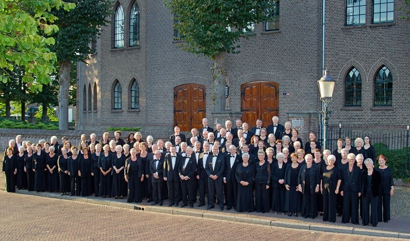 Deo Juvante zingt tijdens de dienst.