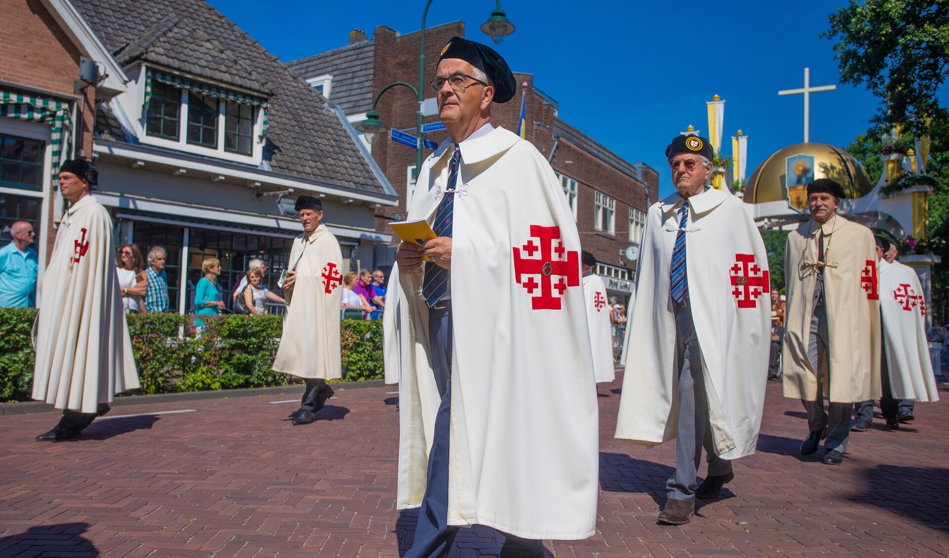 Ook geen processie dit jaar in Laren.