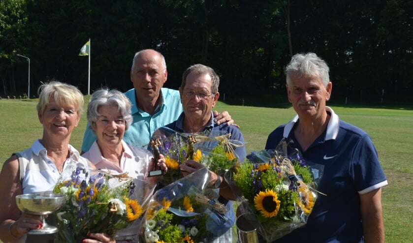 Carla Cornelisse (winnaar dames), Paulien Groenhof (winnaar in 2018 en nu 2e), Willem Raaijmakers (voorzitter), Bert Korfage (runner-up Heren ) en Trevor Ashman (winnaar 2019).