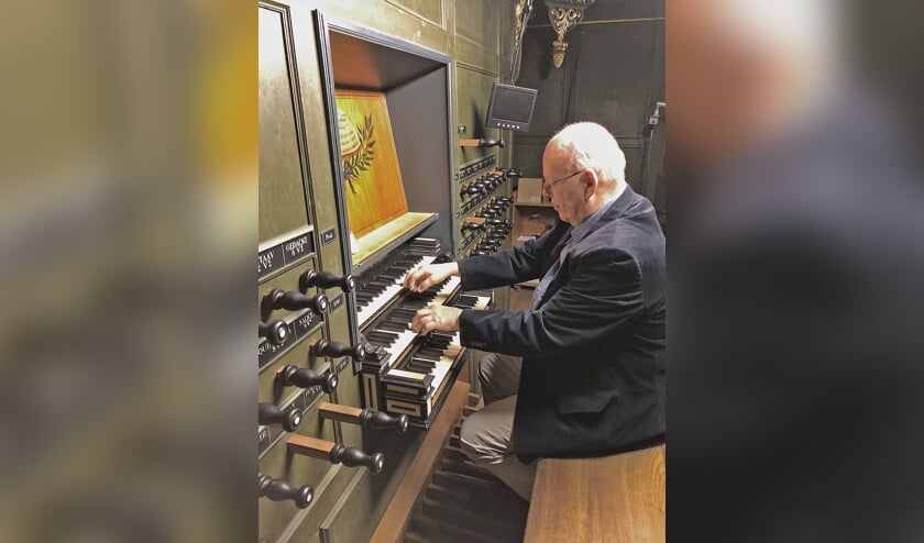 Stef Tuinstra is de eerste die te horen is in de St. Vituskerk tijdens de zomerserie.