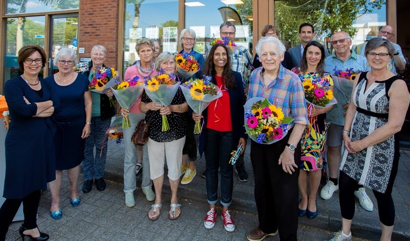 De jubilarissen met links Jolanda Westrum en rechts Kristel Menssink.