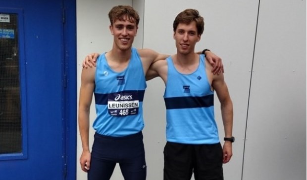 Ken Leunissen (l) en Igor Rutka (r) van Atletiekvereniging Zuidwal.