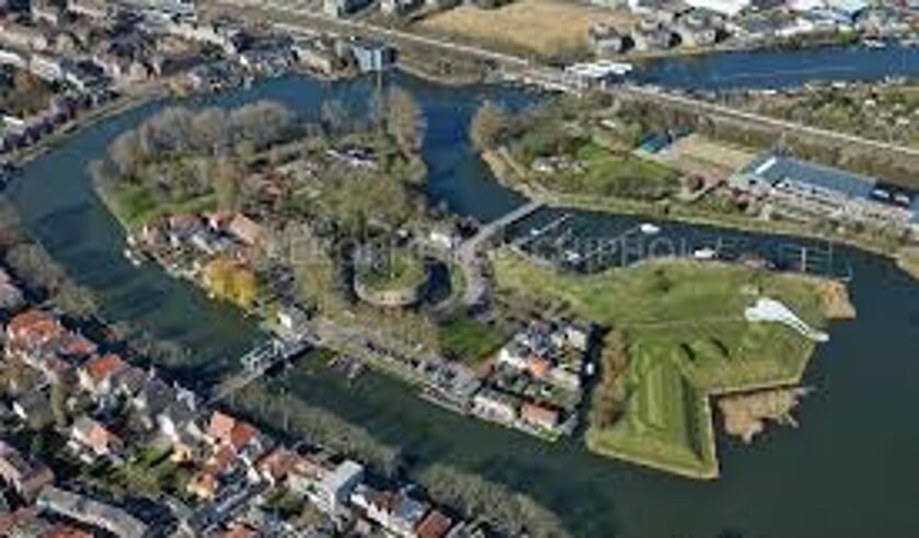 <p>Fort Ossenmarkt vanuit de lucht.</p>