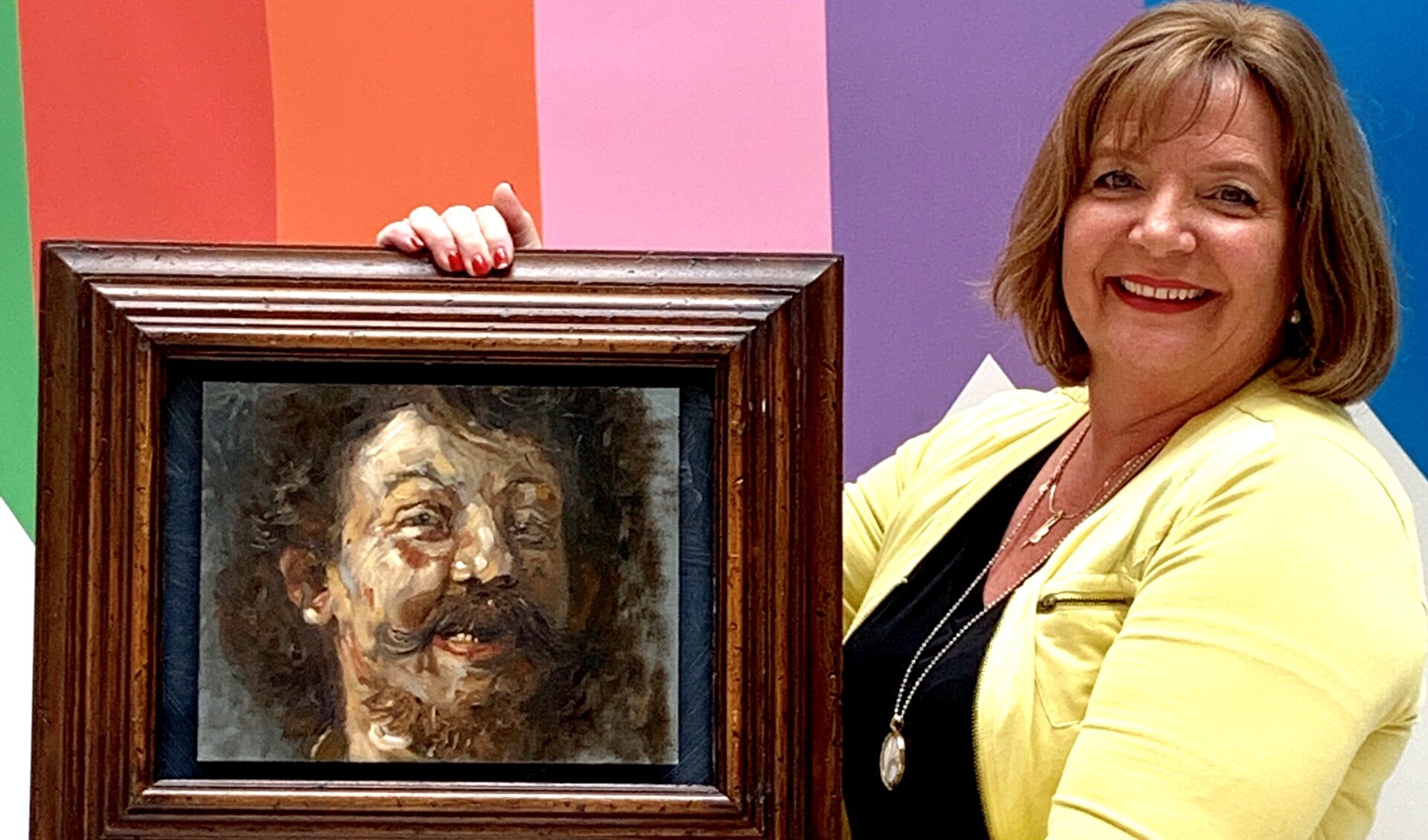 Michèle met haar 'Rembrandt' die nu in het Rijksmuseum hangt.