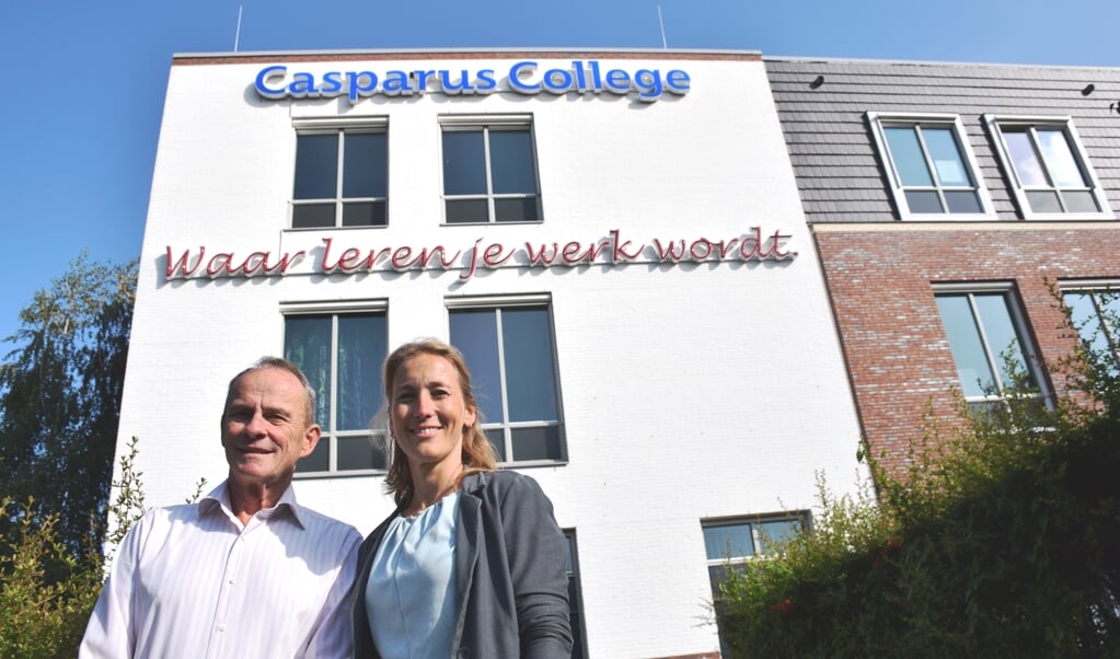 Adriaan Nagel en vestigingsmanager Judith van Rooijen hebben zin in het nieuwe schooljaar.