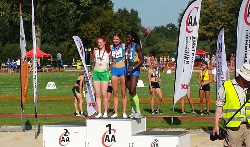 Twee GAC'ers op het podium bij de 300 meter tijdens de C-games in Amsterdam.
