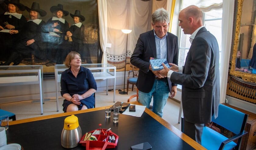 De intentie werd bekrachtigd in het archief in Naarden.