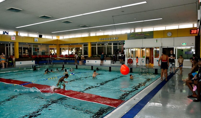 Plezier in zwembad.