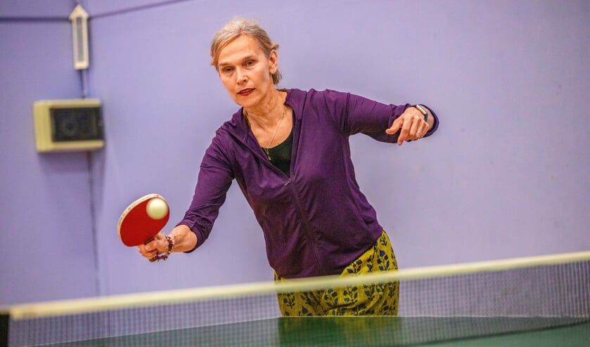 Bettine Vriesekoop opende afgelopen vrijdag het internationaal tafeltennistoernooi in Hilversum.