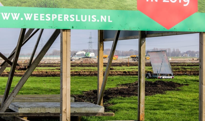 Onder andere door Weespersluis kennen Weespers elkaar steeds minder. Vandaar vier avonden om dit te verbeteren.