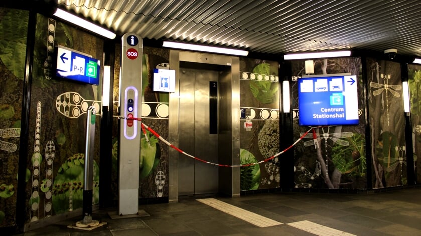 Station Weesp wordt voorzien van nieuwe liftinstallaties.