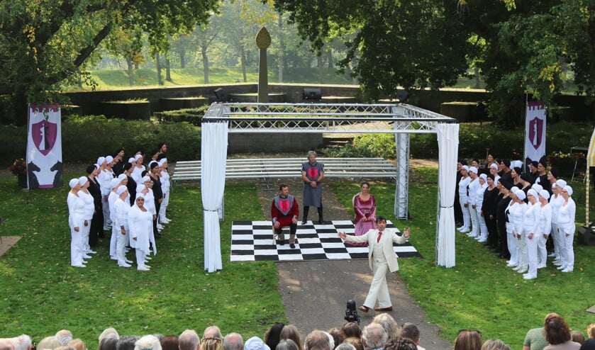 Twee jaar geleden was er een uitvoering van de opera "Queen Arthur'.