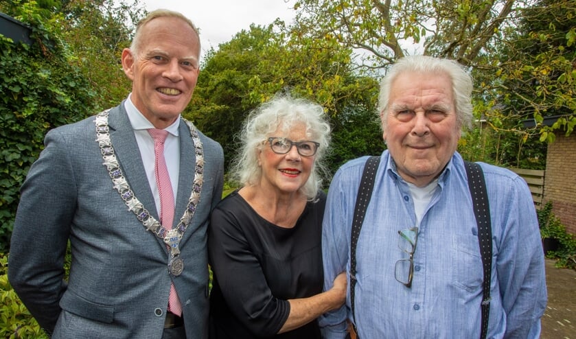 Mevrouw Van Zuuk schildert en de heer Van Zuuk heeft altijd veel gewielrend.