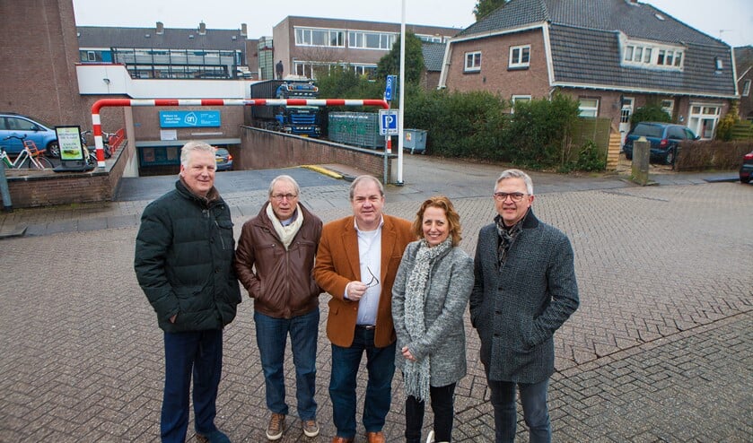 Een aantal leden van de participatiegroep van het project-Keucheniusterrein.