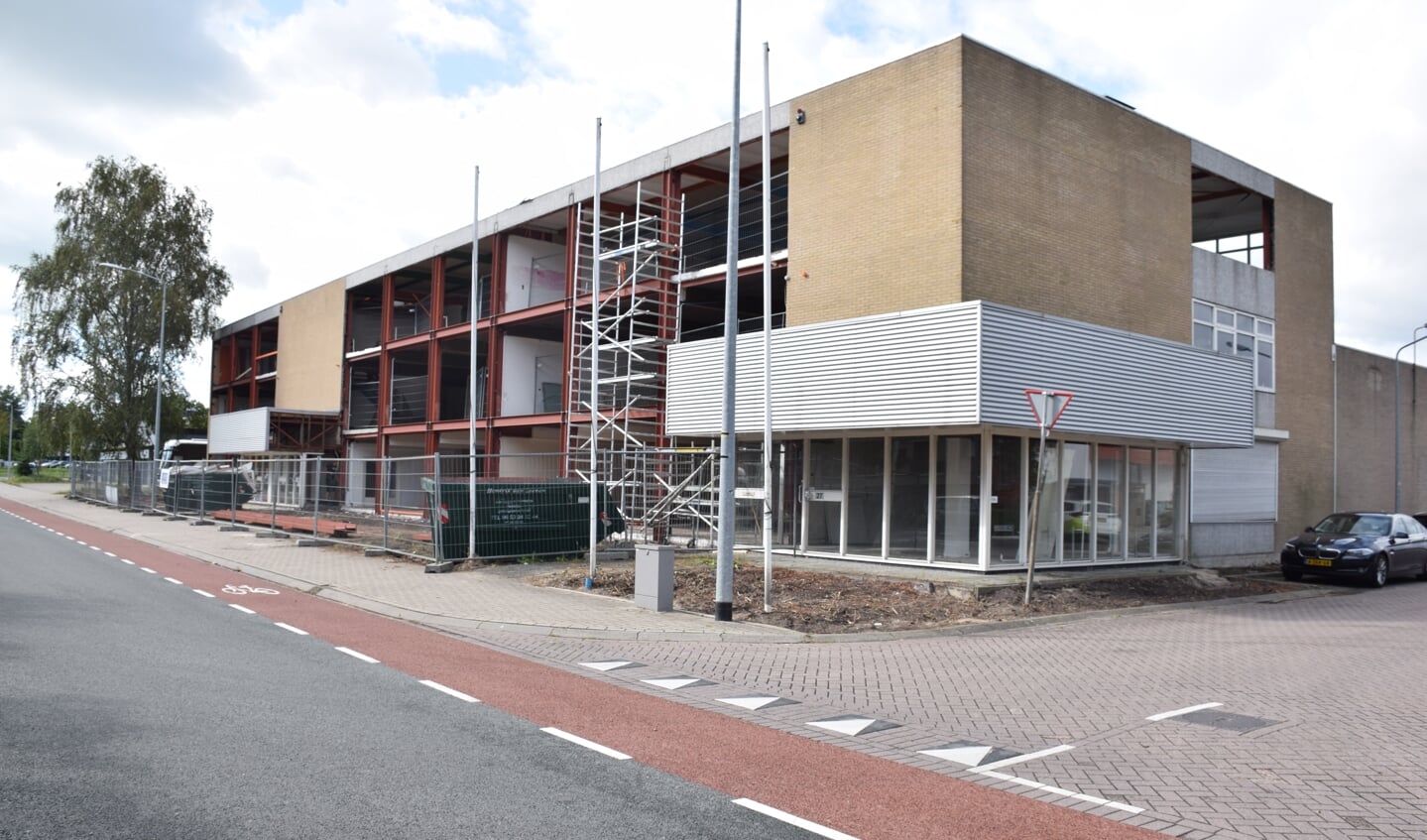 Aan de Hogeweyselaan wordt gewerkt aan een vernieuwd, duurzaam kantoorgebouw.