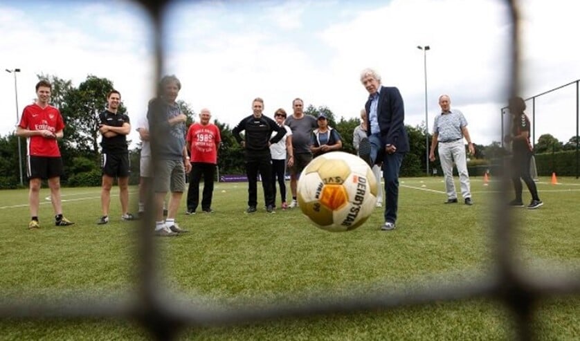 Bij de start van het Walking Football bij SV Laren'99.